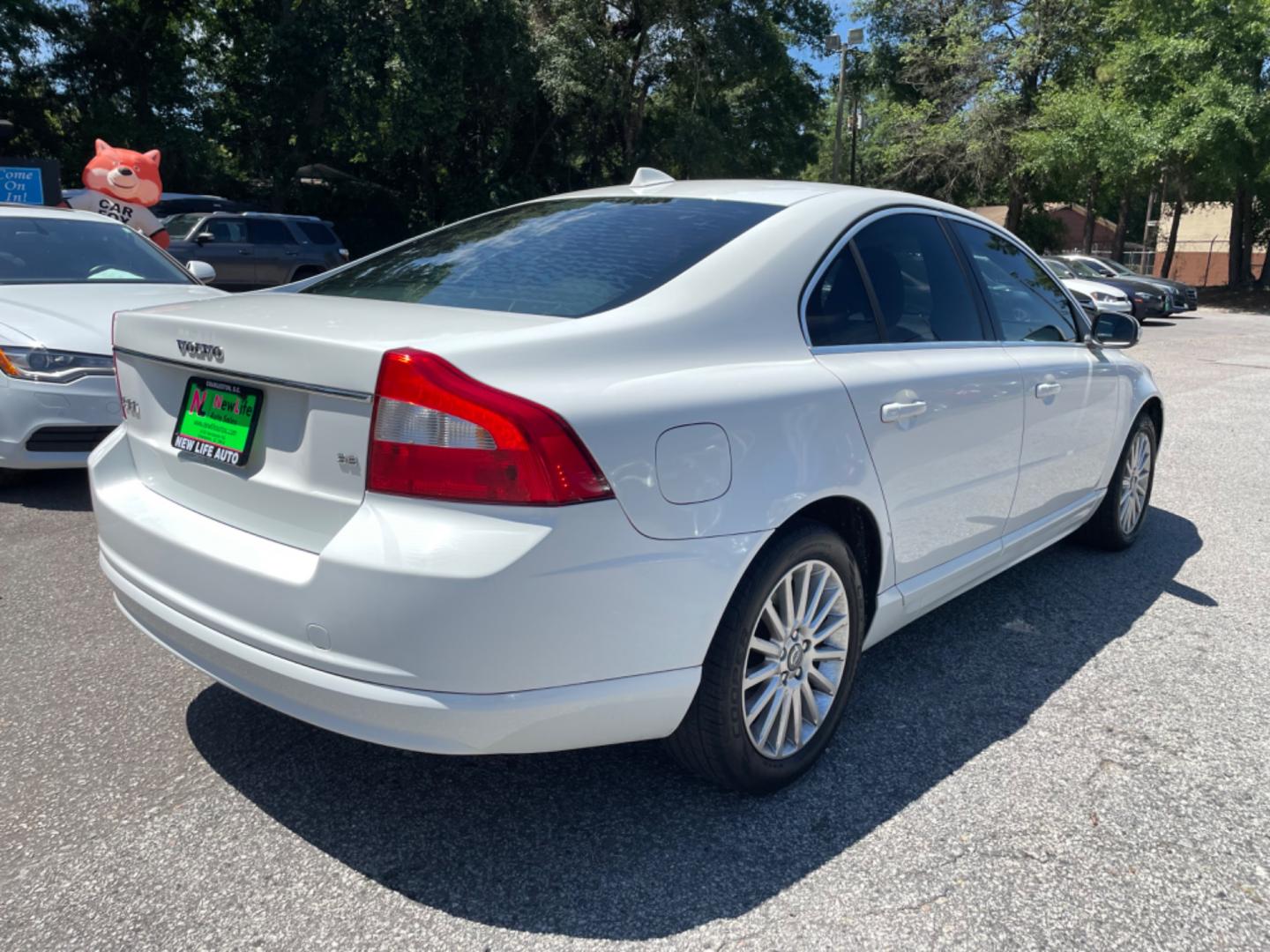 2007 WHITE VOLVO S80 3.2 (YV1AS982X71) with an 3.2L engine, Automatic transmission, located at 5103 Dorchester Rd., Charleston, SC, 29418-5607, (843) 767-1122, 36.245171, -115.228050 - Photo#6